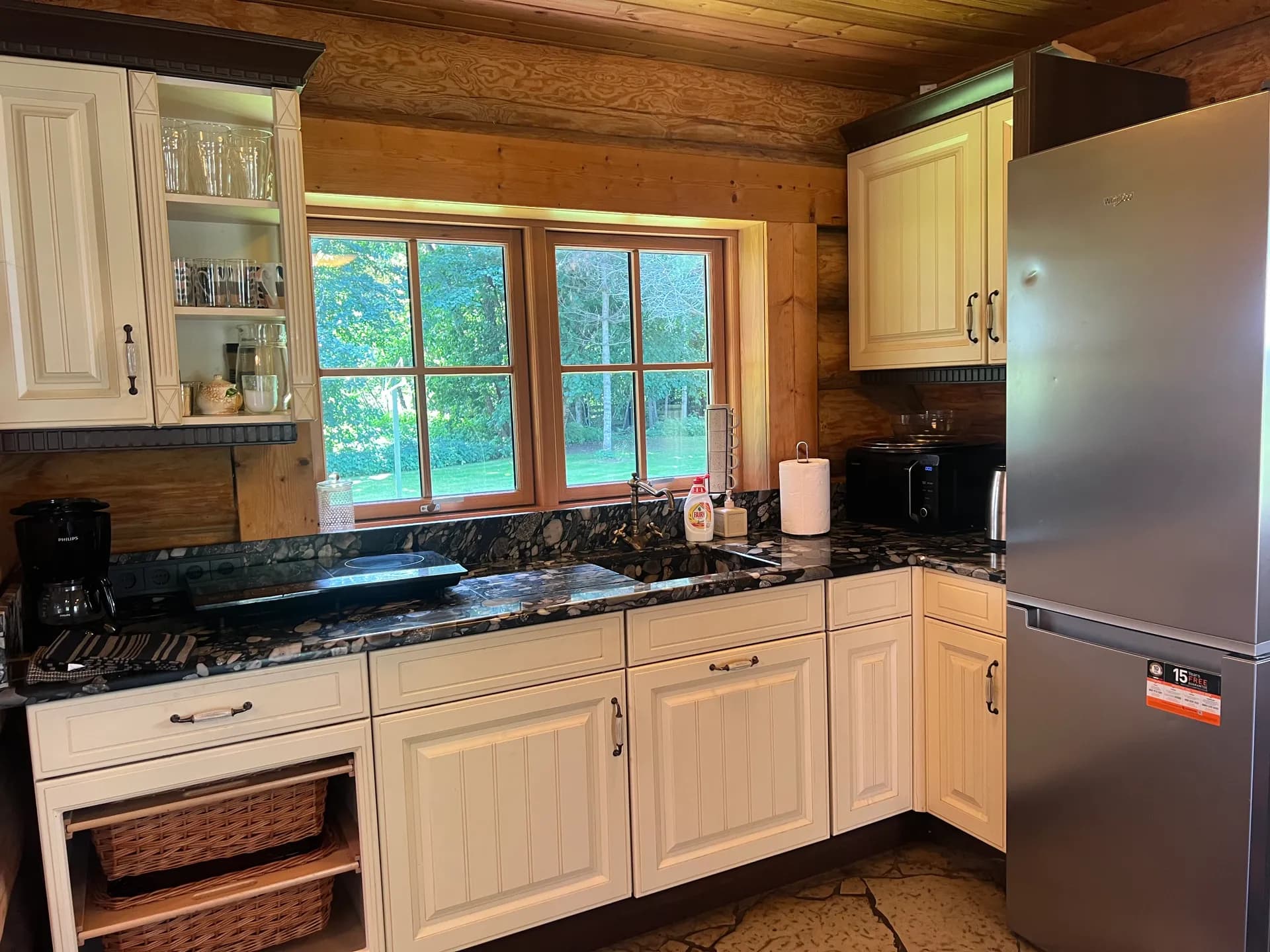 Open kitchen nook with full cooking equipment